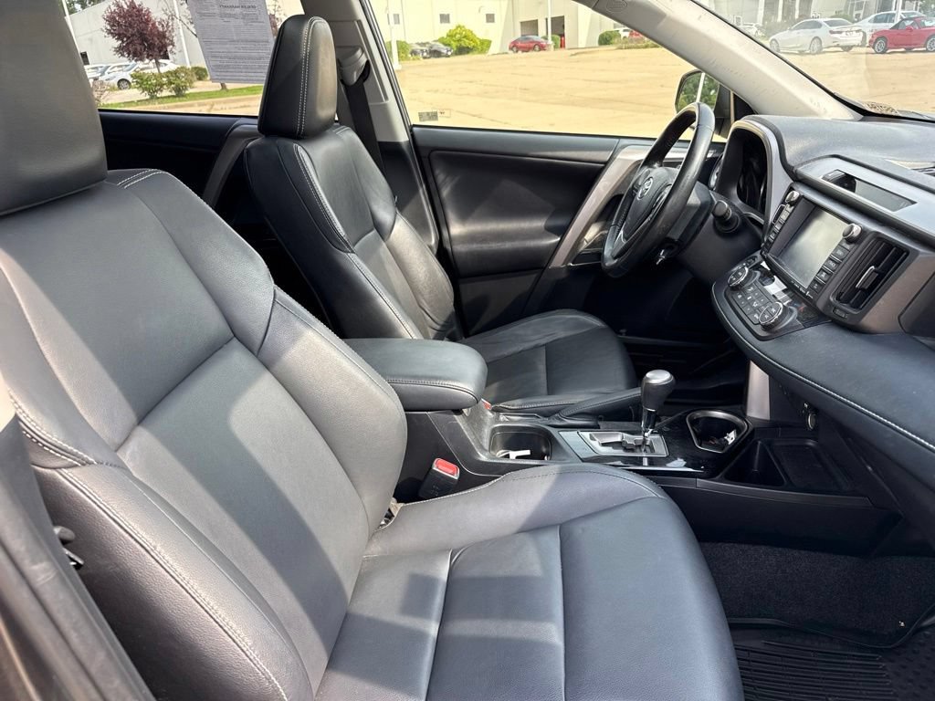 Used 2018 Toyota RAV4 Limited w/ Advanced Technology Package AWD/4WD image 16