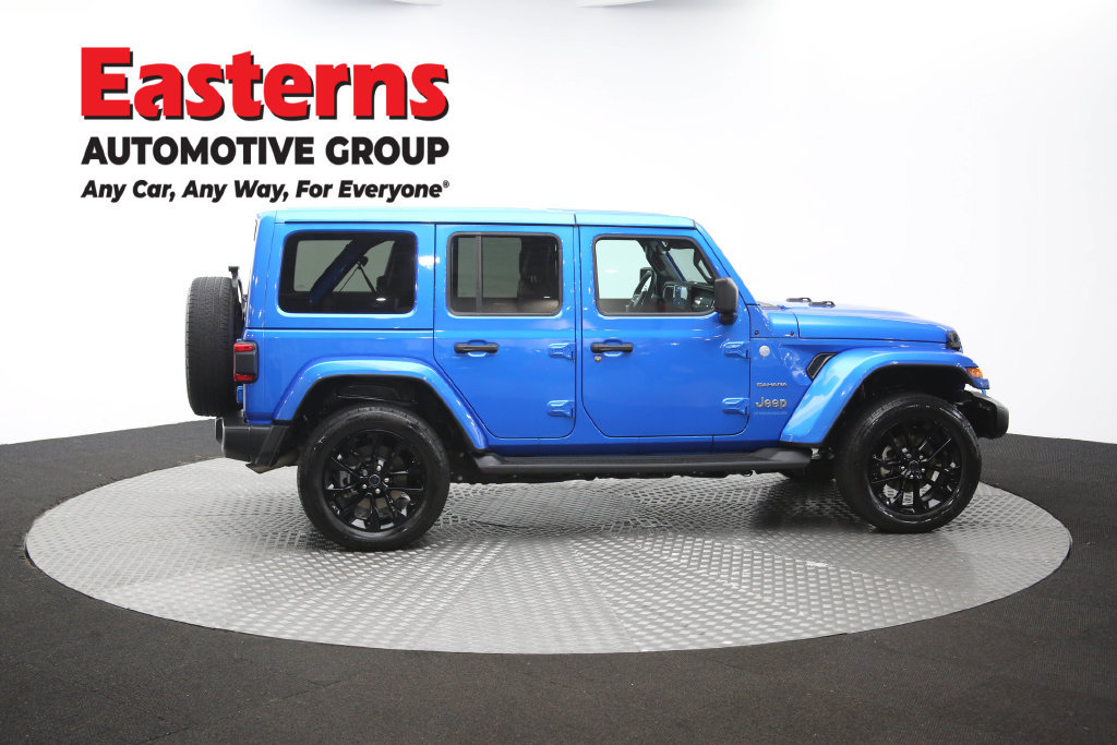 Used 2024 Jeep Wrangler Unlimited Sahara w/ Technology Group AWD/4WD image 46