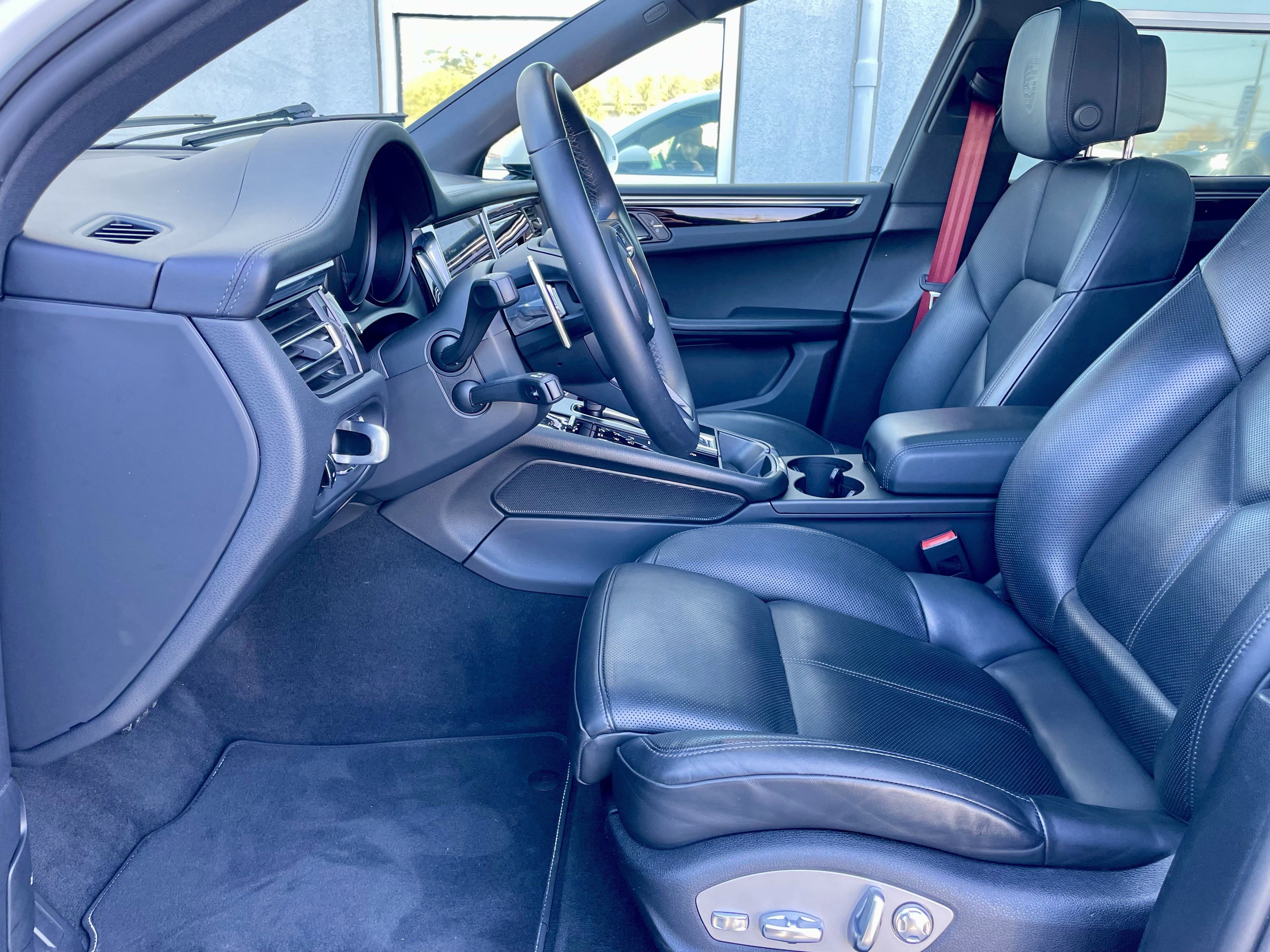 Used 2022 Porsche Macan image 14