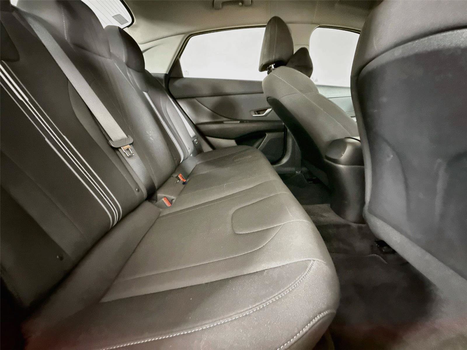 Used 2022 Hyundai Elantra SEL w/ Convenience Package FWD image 11