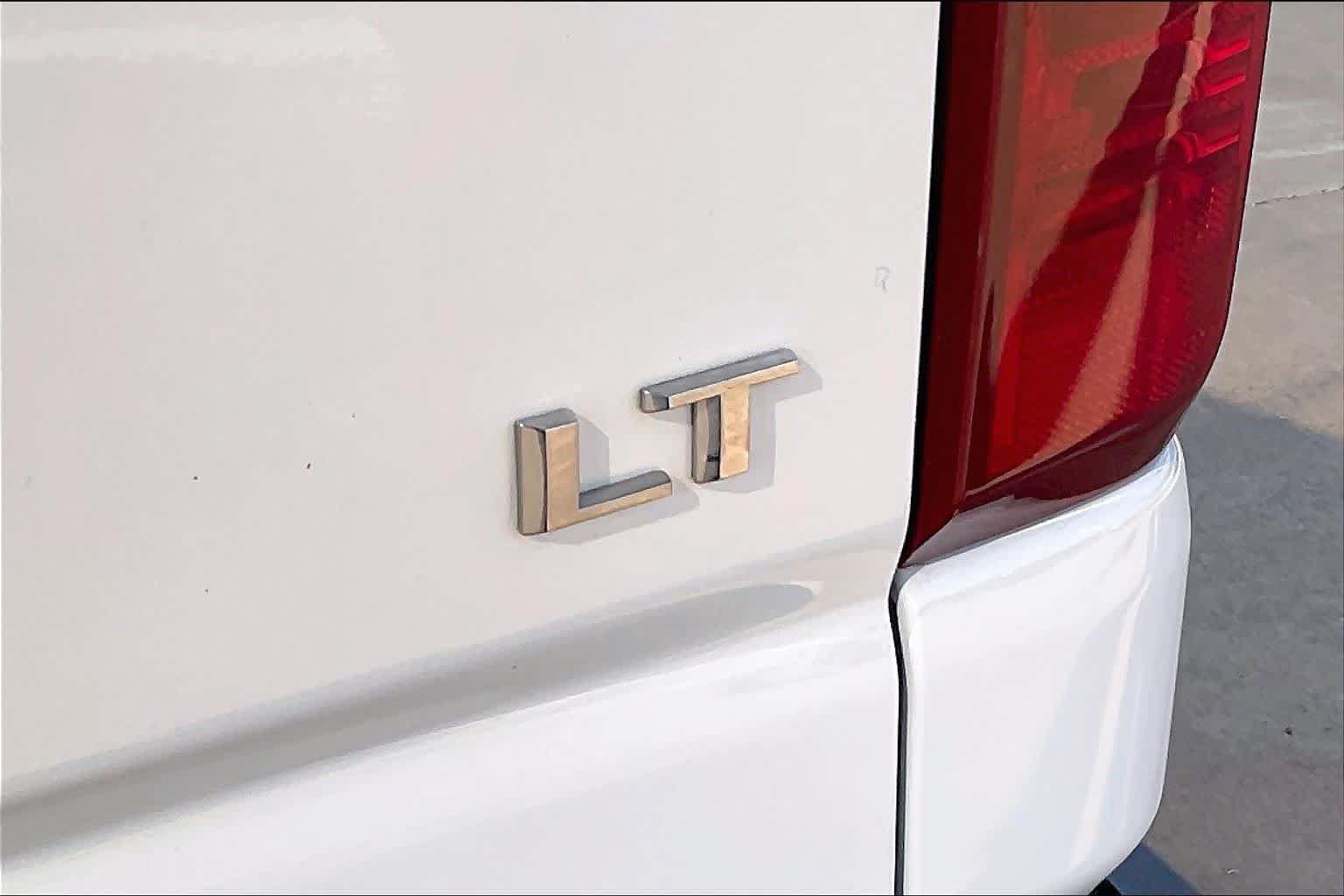 Used 2023 Chevrolet Silverado 2500 LT AWD/4WD image 10