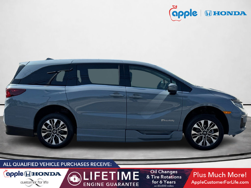 Used 2026 Honda Odyssey Elite image 2