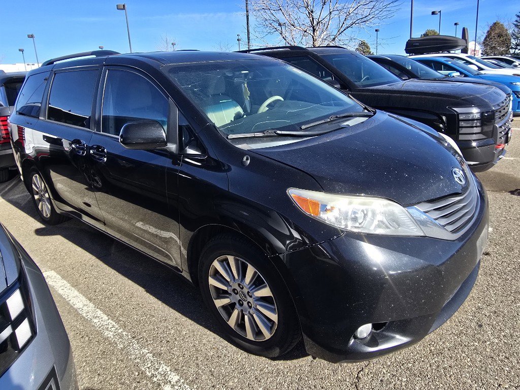 Used 2014 Toyota Sienna XLE image 14