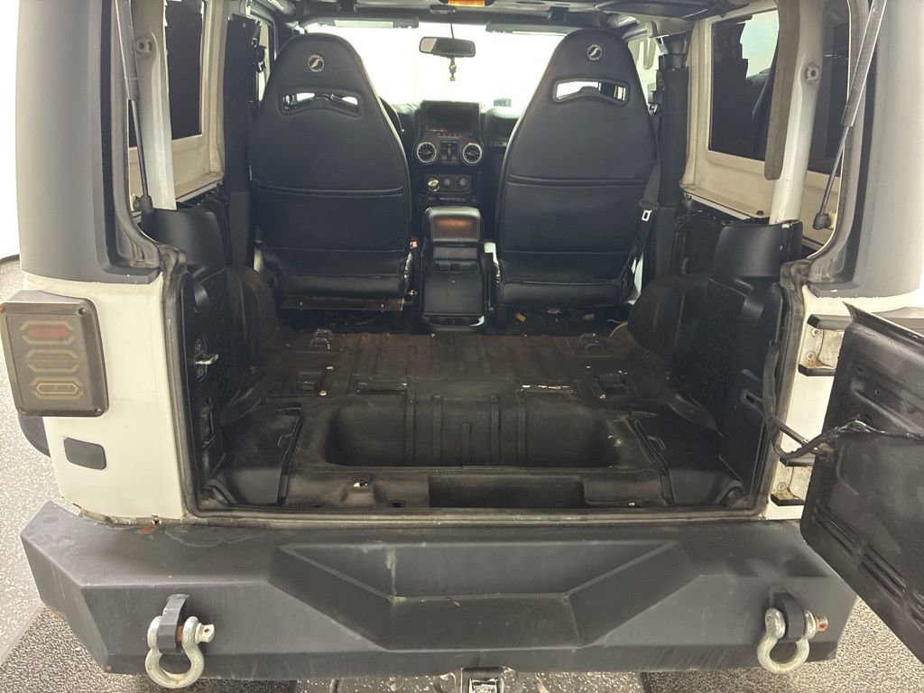 Used 2016 Jeep Wrangler Sahara image 6
