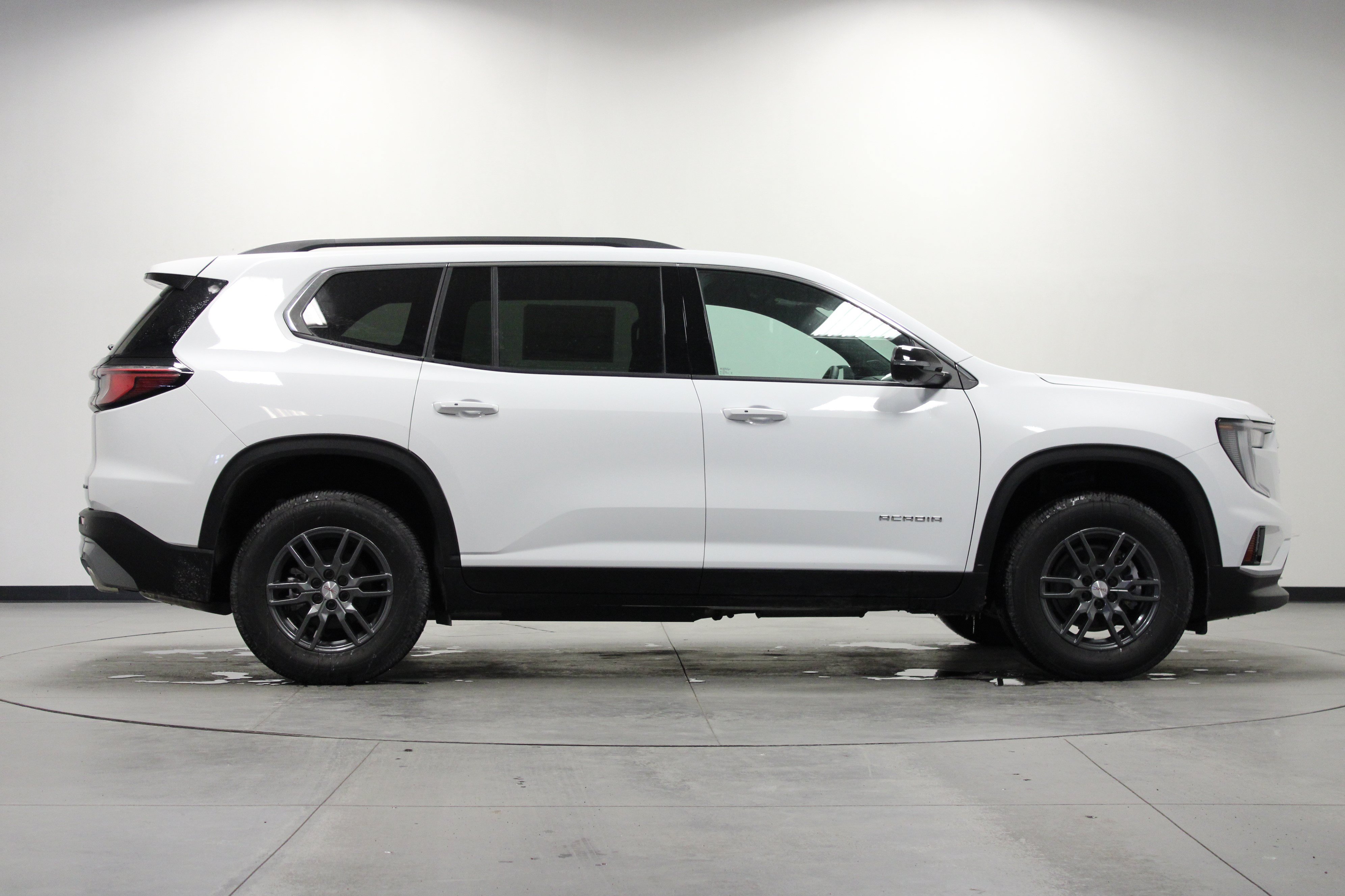 New 2025 GMC Acadia Elevation FWD image 3
