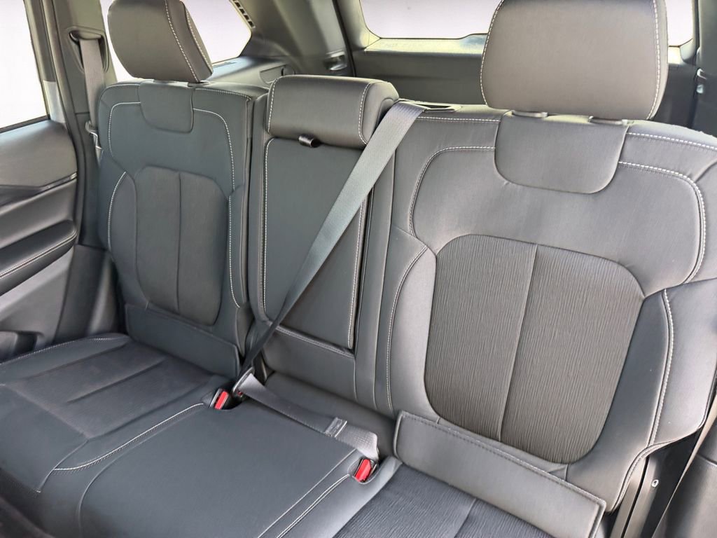 New 2026 Jeep Grand Cherokee Laredo image 13