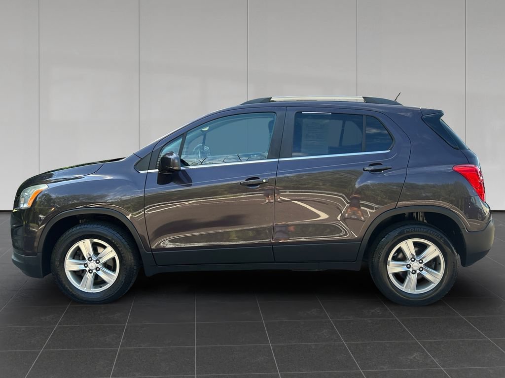 Used 2016 Chevrolet Trax LT w/ LT Convenience Package AWD/4WD image 2