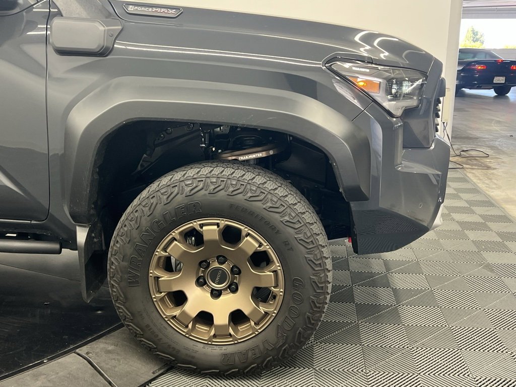 Used 2025 Toyota Tacoma Trailhunter image 7