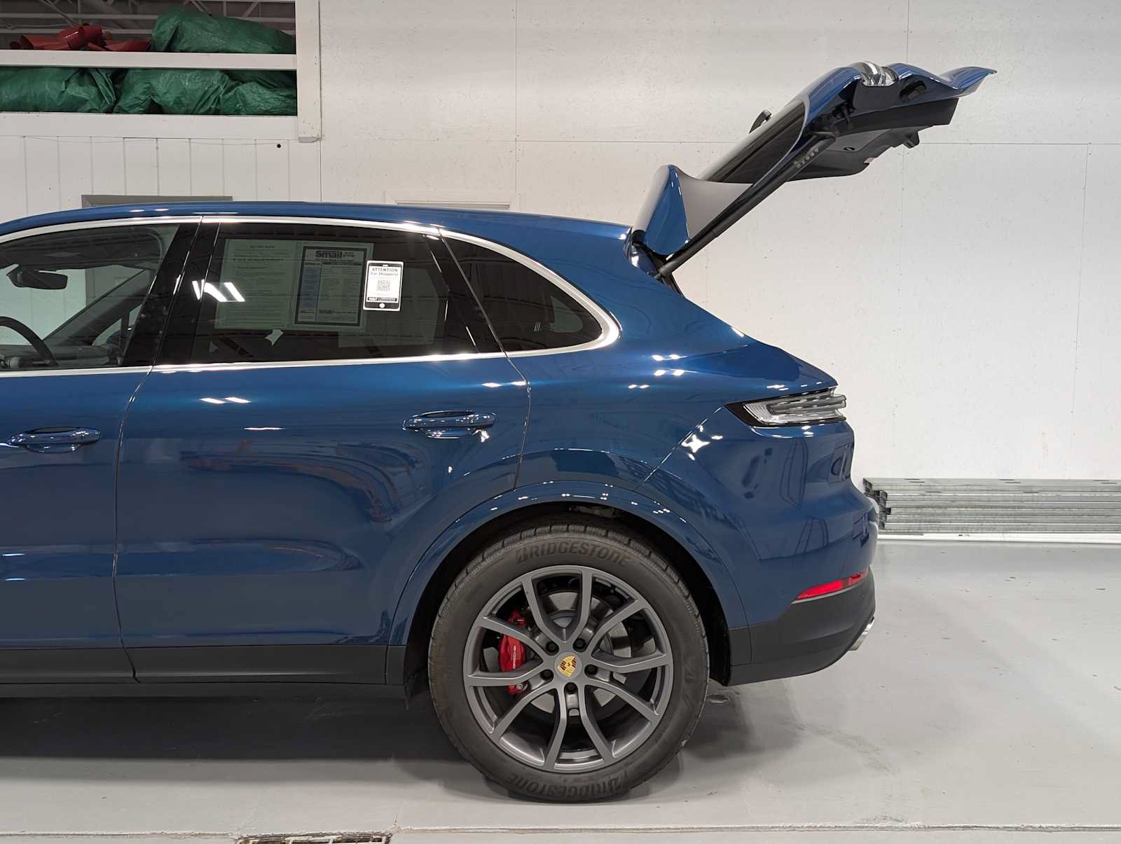 Used 2024 Porsche Cayenne S AWD/4WD image 8
