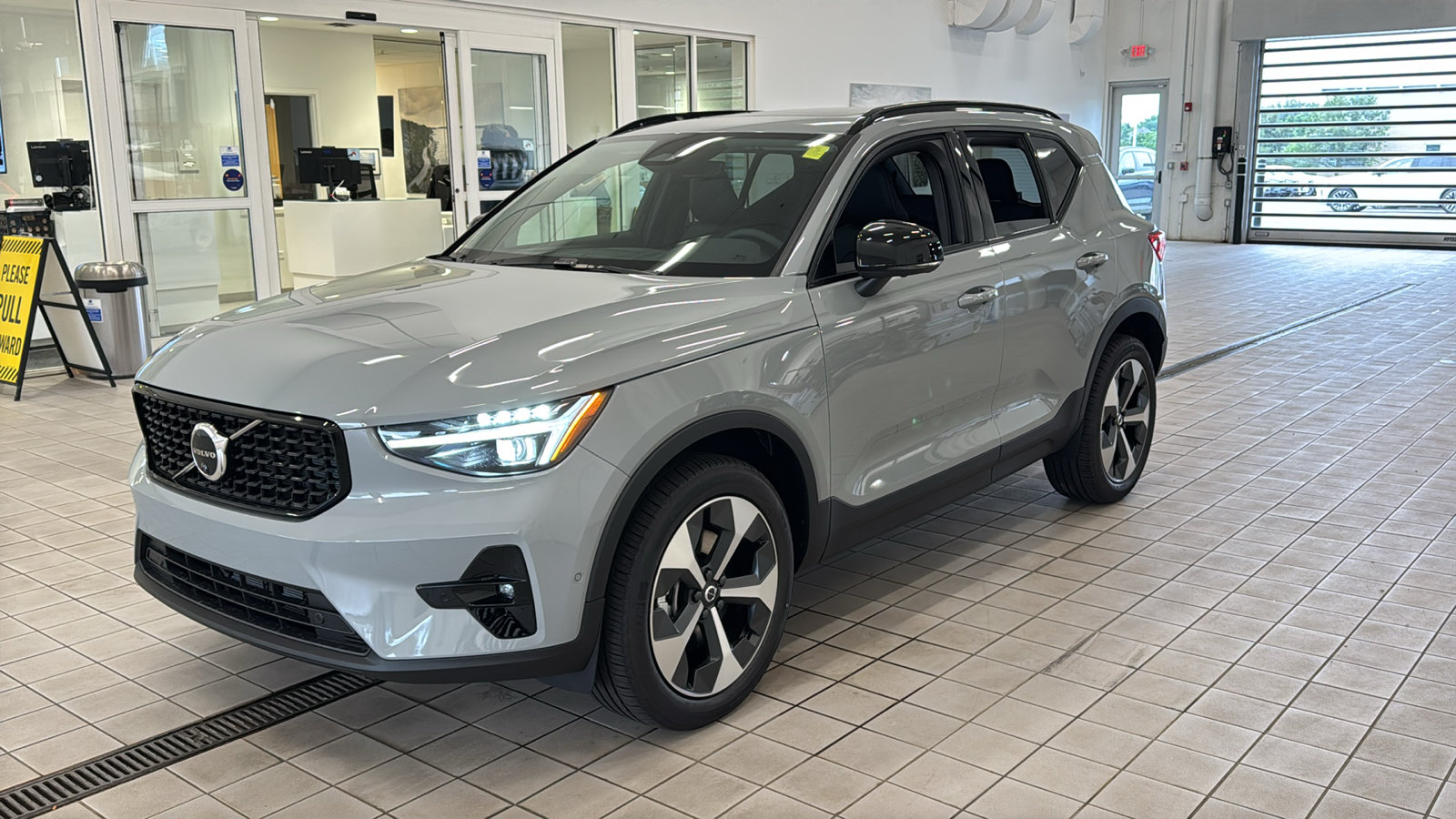 New 2026 Volvo XC40 B5 Plus w/ Protection Package Premier AWD/4WD image 9