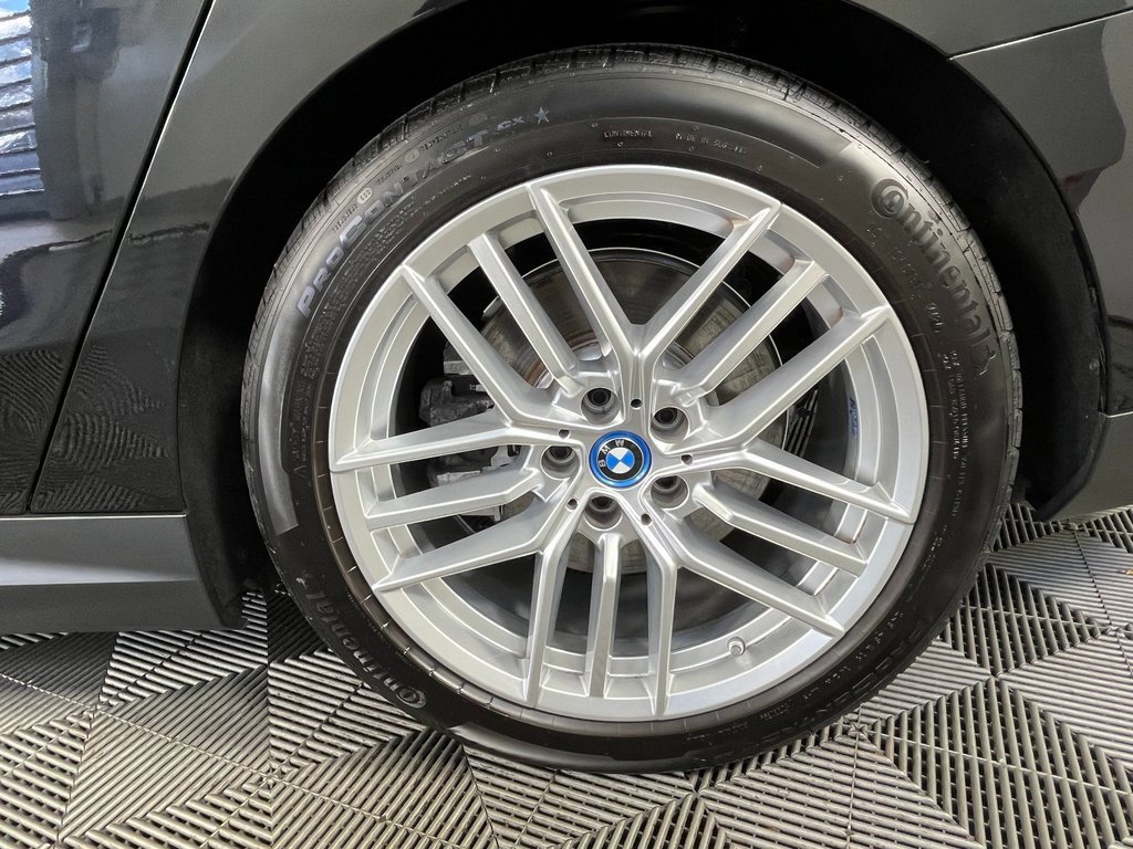 Used 2025 BMW i5 xDrive40 w/ Premium Package image 15