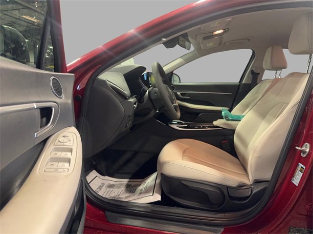 Used 2023 Hyundai Sonata SE image 11
