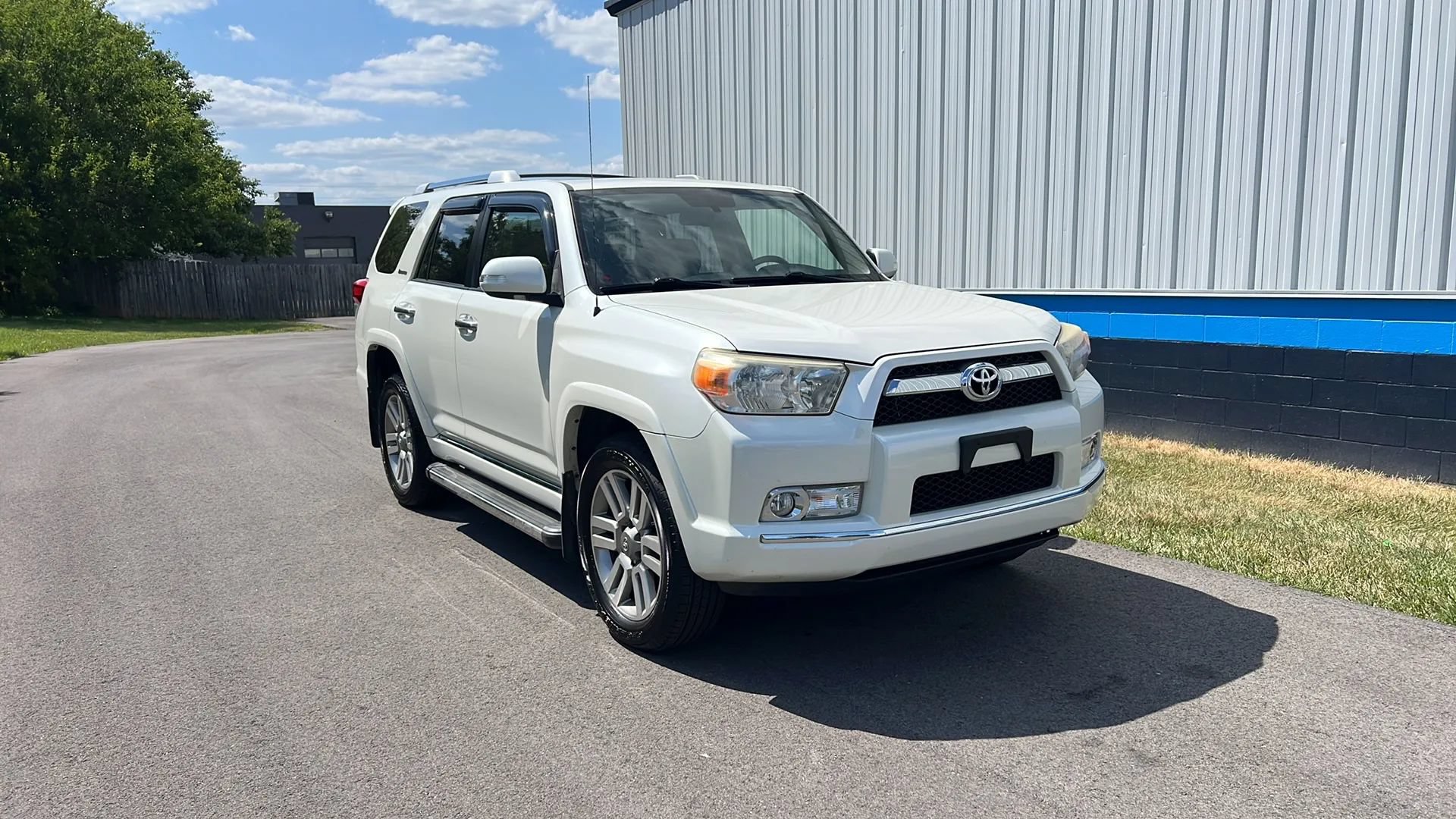 Used 2013 Toyota 4Runner Limited AWD/4WD image 3