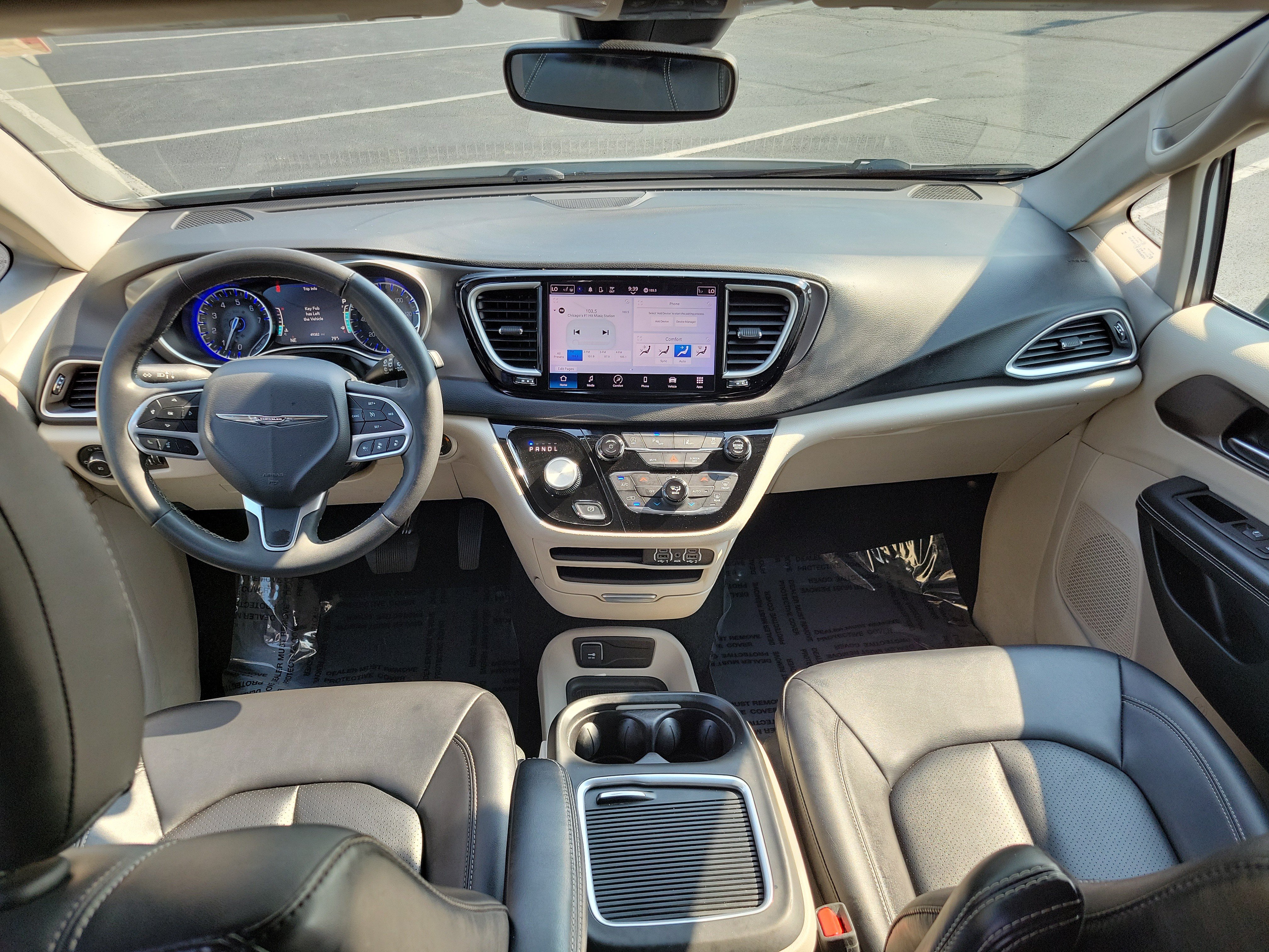 Used 2024 Chrysler Pacifica Touring-L FWD image 14