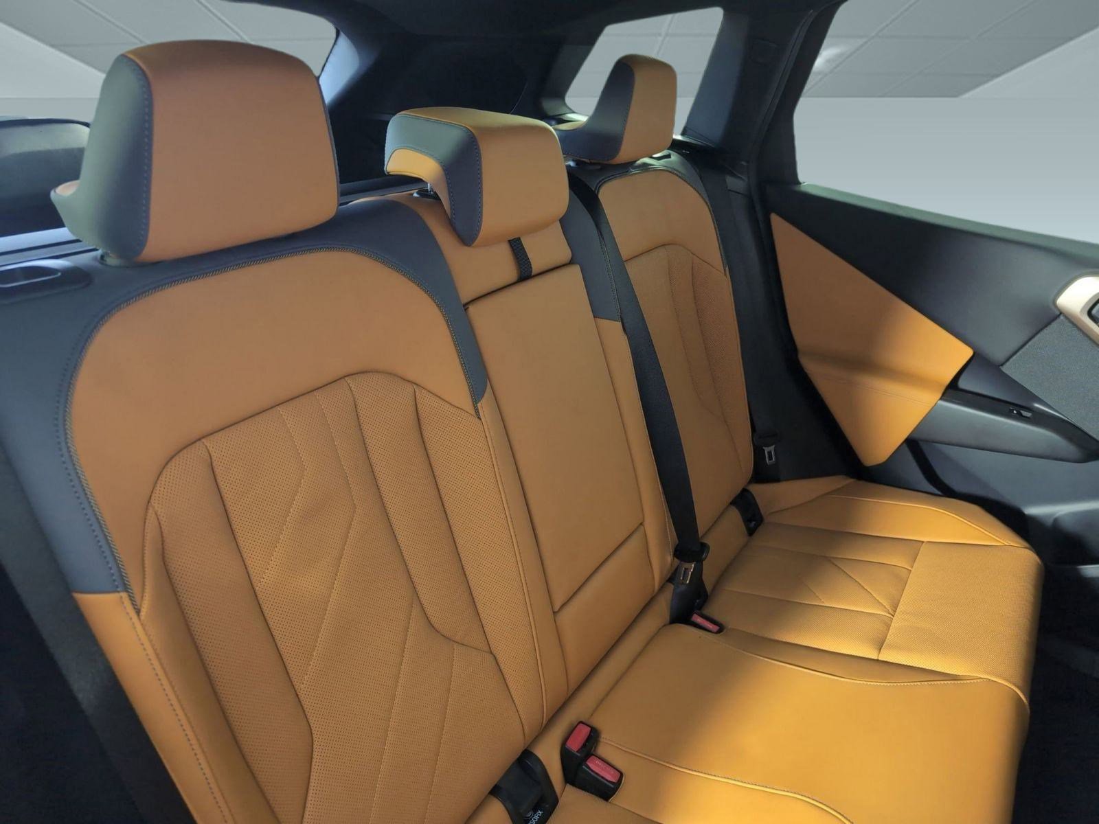 Used 2025 BMW X3 xDrive30i w/ Premium Package image 29