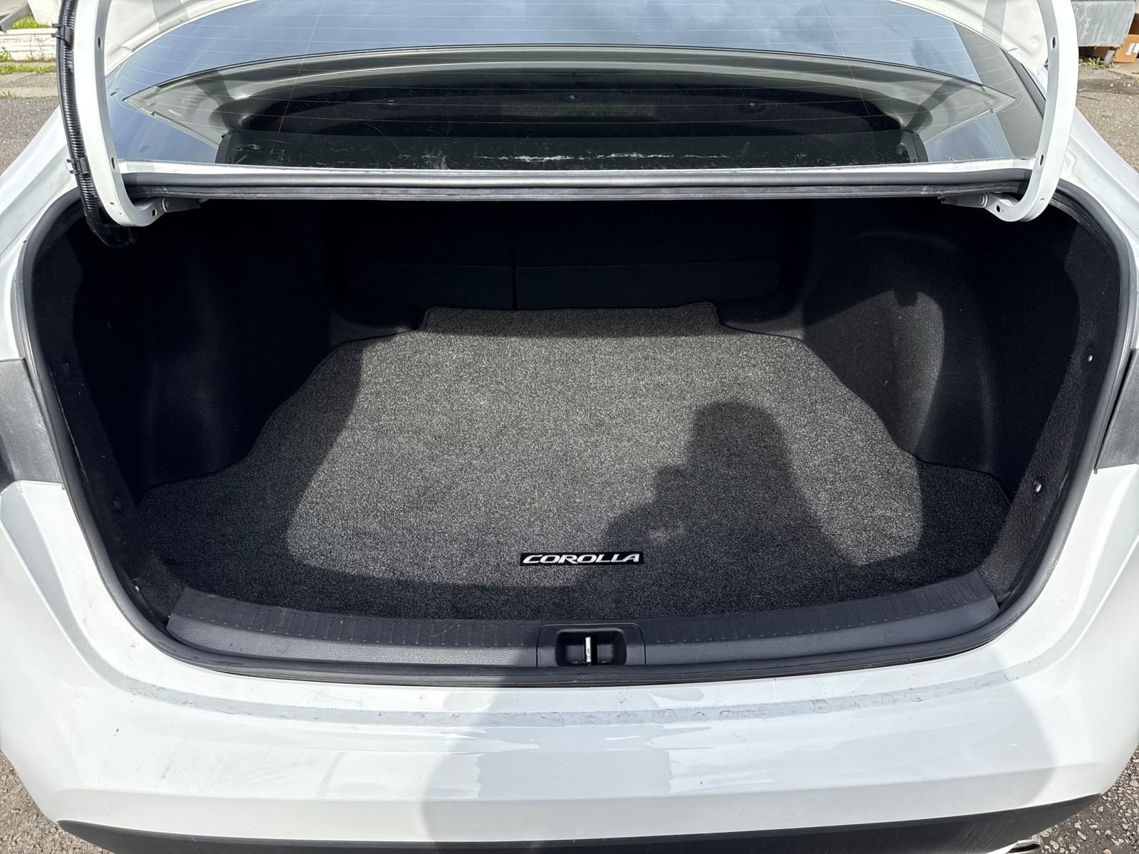 Used 2020 Toyota Corolla SE w/ Carpet Mat Package (TMS) image 23