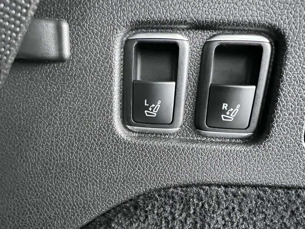 Used 2018 Mercedes-Benz GLS 450 4MATIC w/ Premium Package image 16