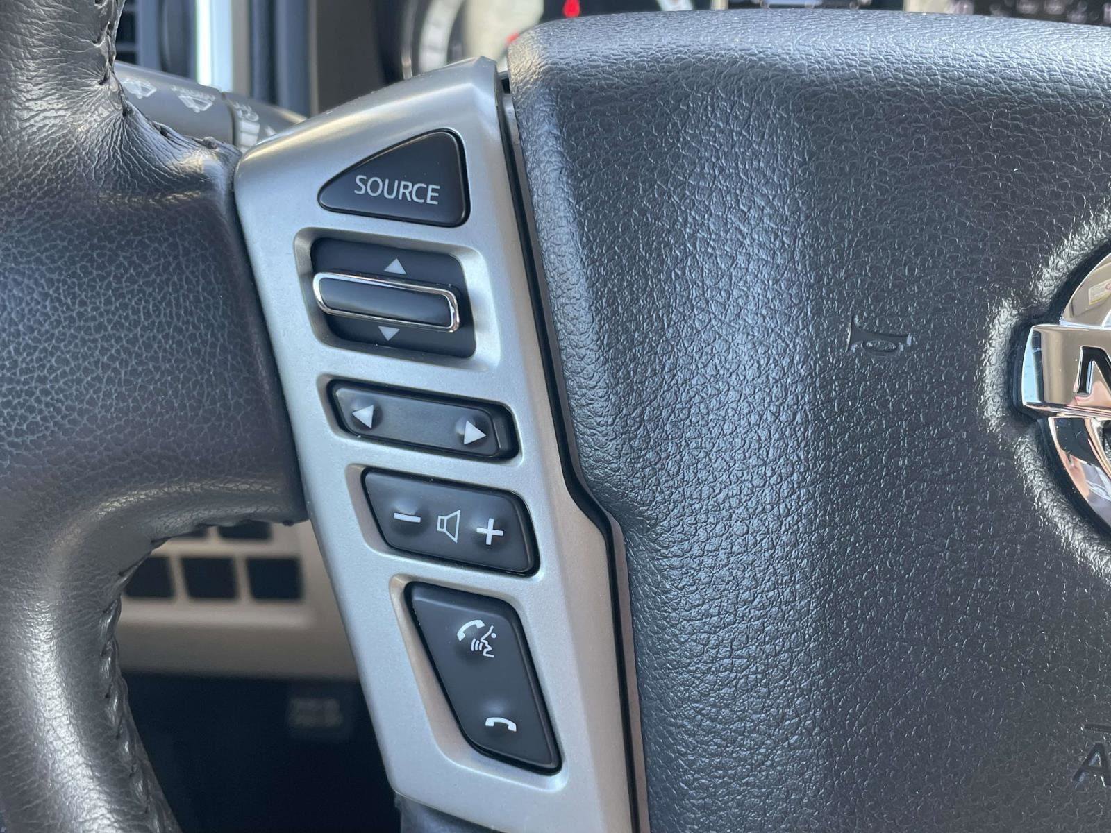 Used 2016 Nissan Titan SV image 14