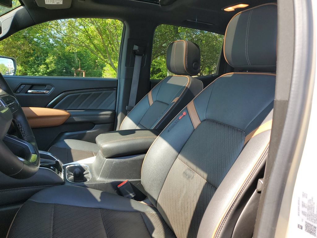 Used 2023 GMC Canyon AT4 w/ AT4 Premium Package AWD/4WD image 16