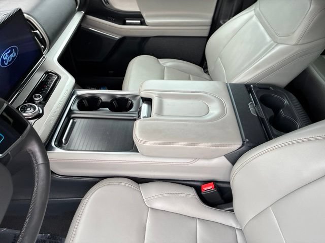 Used 2025 Ford Expedition Active AWD/4WD image 70
