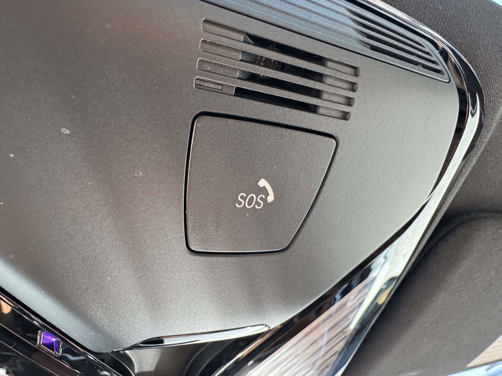 Used 2022 BMW 530i xDrive w/ M Sport Package image 38