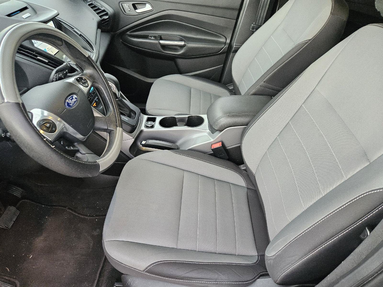Used 2016 Ford Escape SE w/ Equipment Group 201A FWD image 10