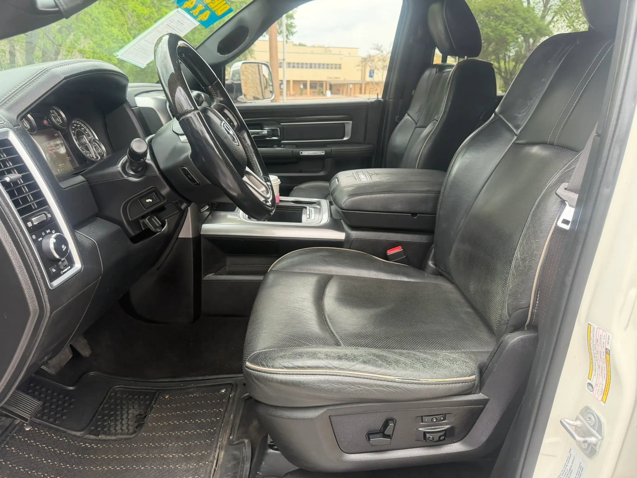 Used 2016 RAM 2500 Limited AWD/4WD image 9