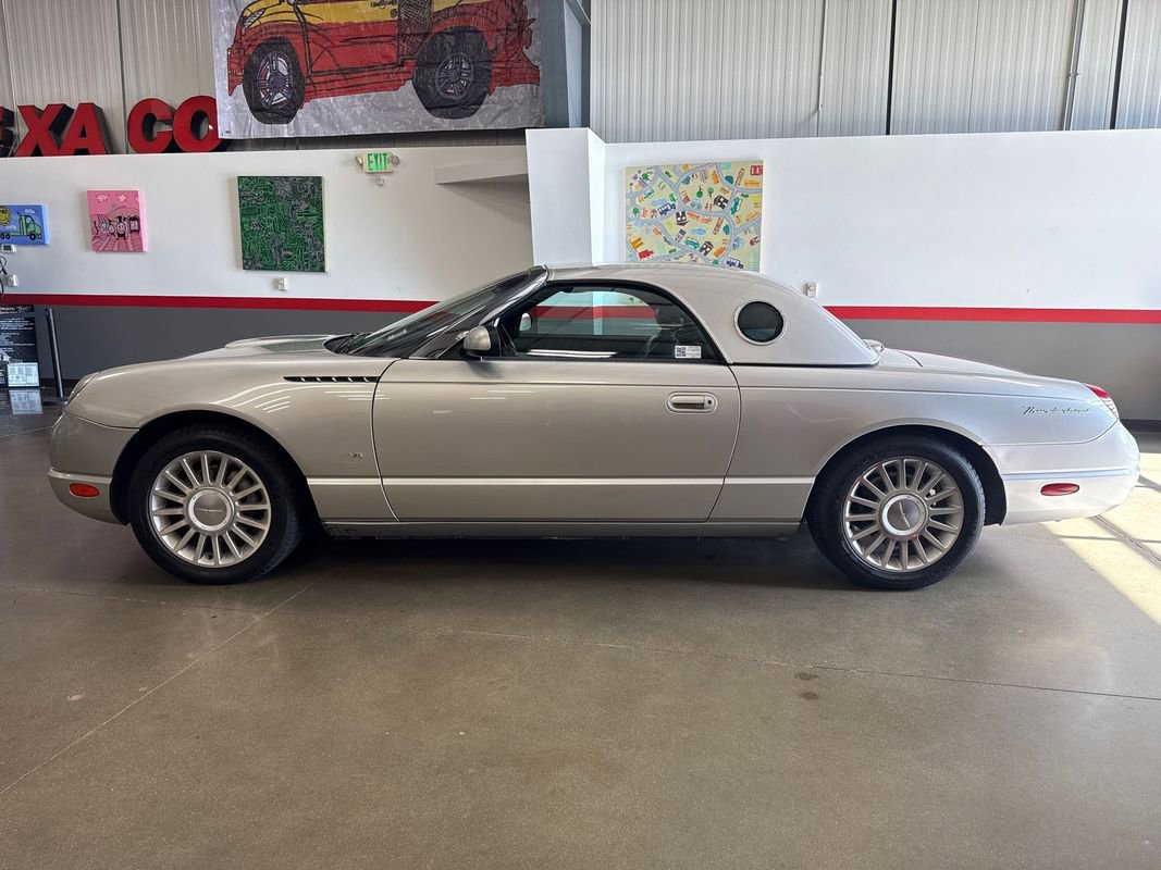 Used 2004 Ford Thunderbird image 3