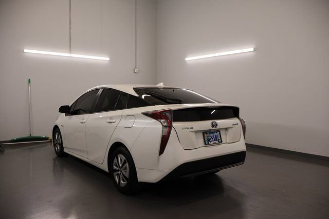 Used 2017 Toyota Prius Three w/ Advanced Technology Package FWD image 4