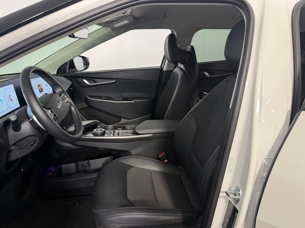 Used 2024 Kia EV6 Light RWD image 23