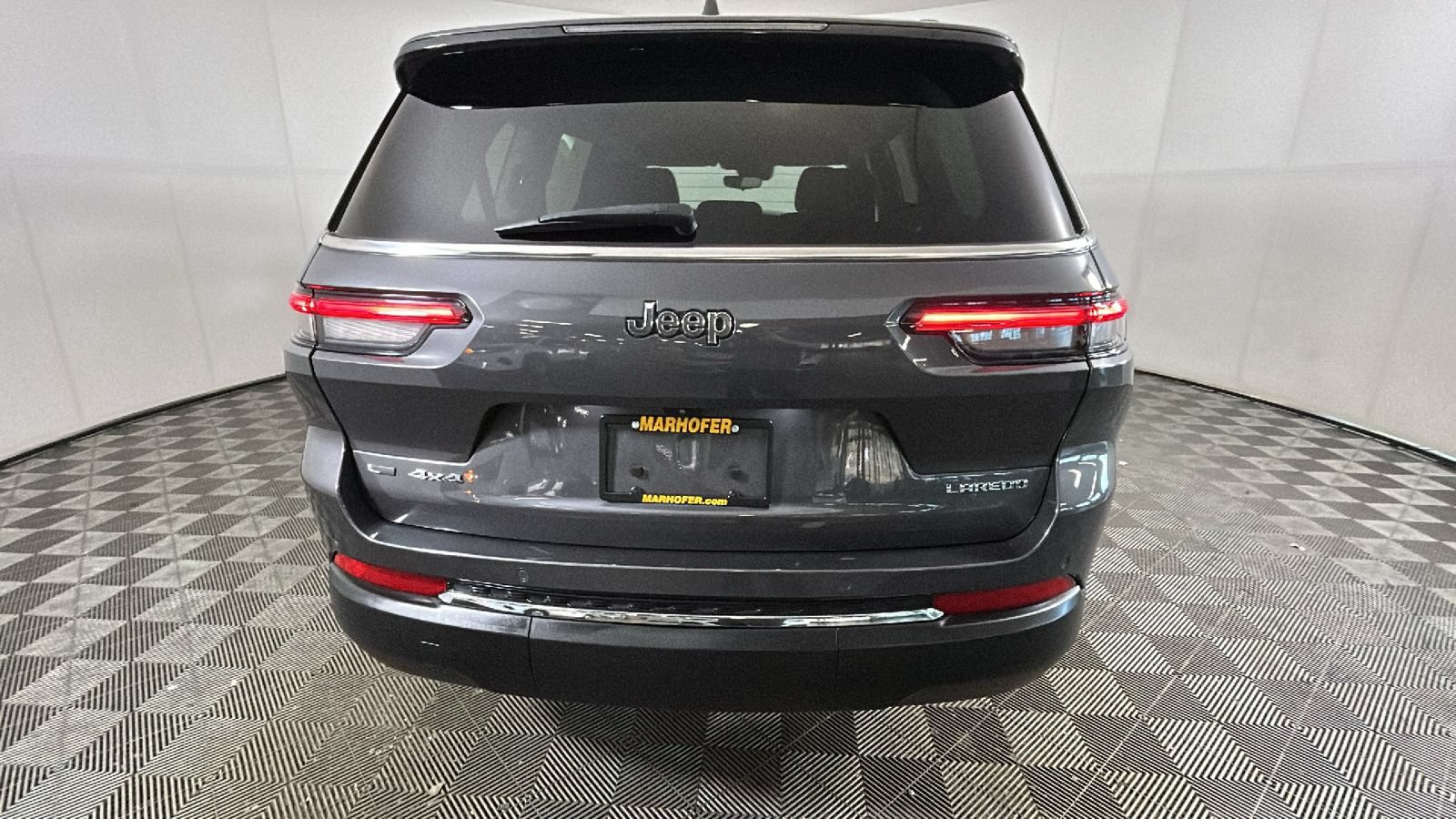 Used 2021 Jeep Grand Cherokee L Laredo w/ Luxury Tech Group I AWD/4WD image 4