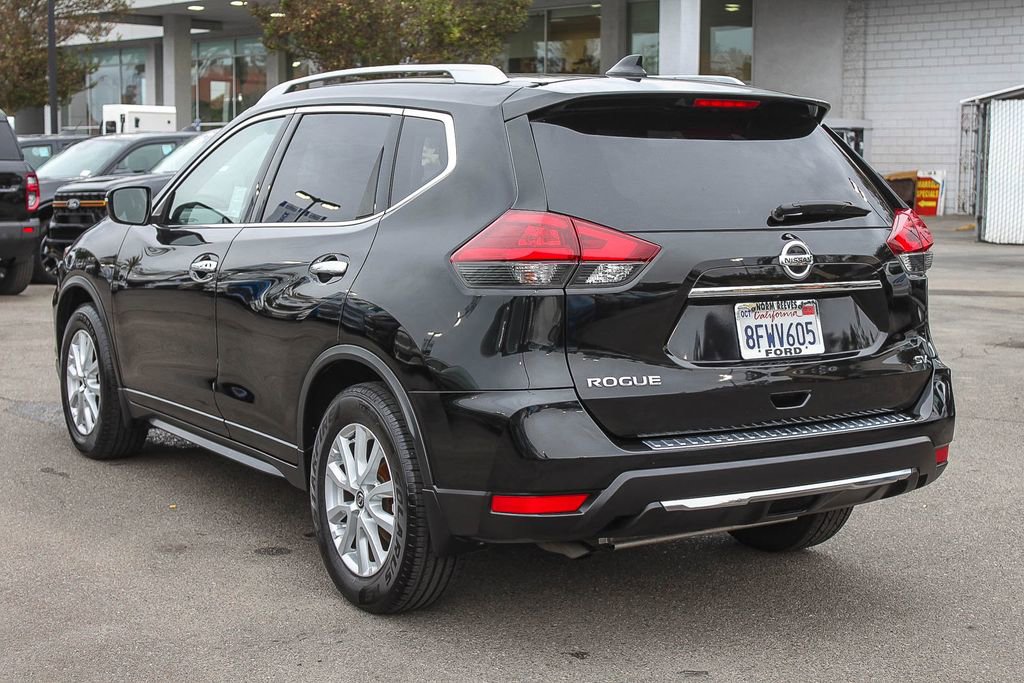 Used 2018 Nissan Rogue SV image 9