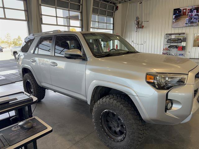 Used 2018 Toyota 4Runner SR5 Premium AWD/4WD image 39