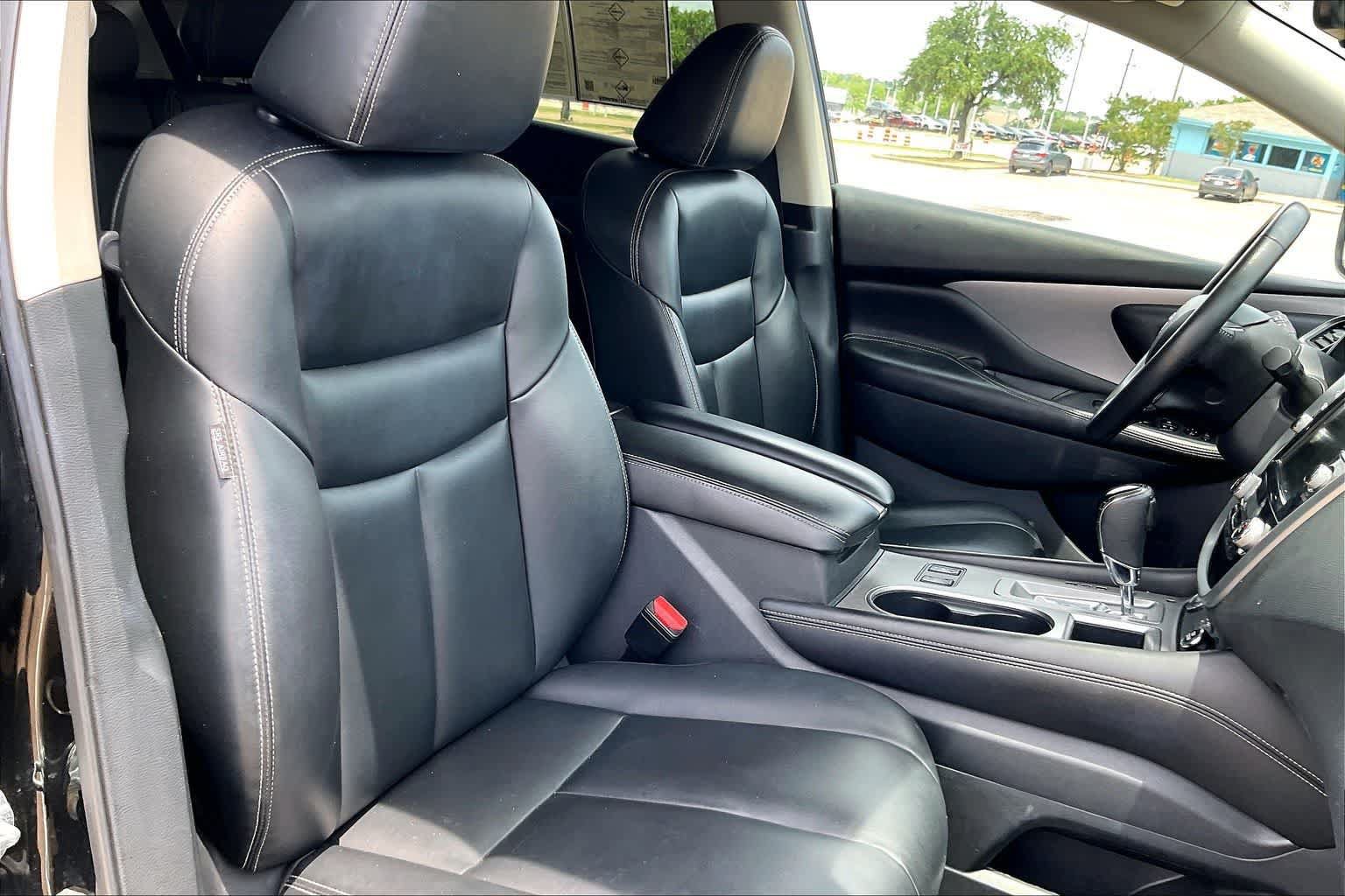 Used 2023 Nissan Murano SV FWD image 12