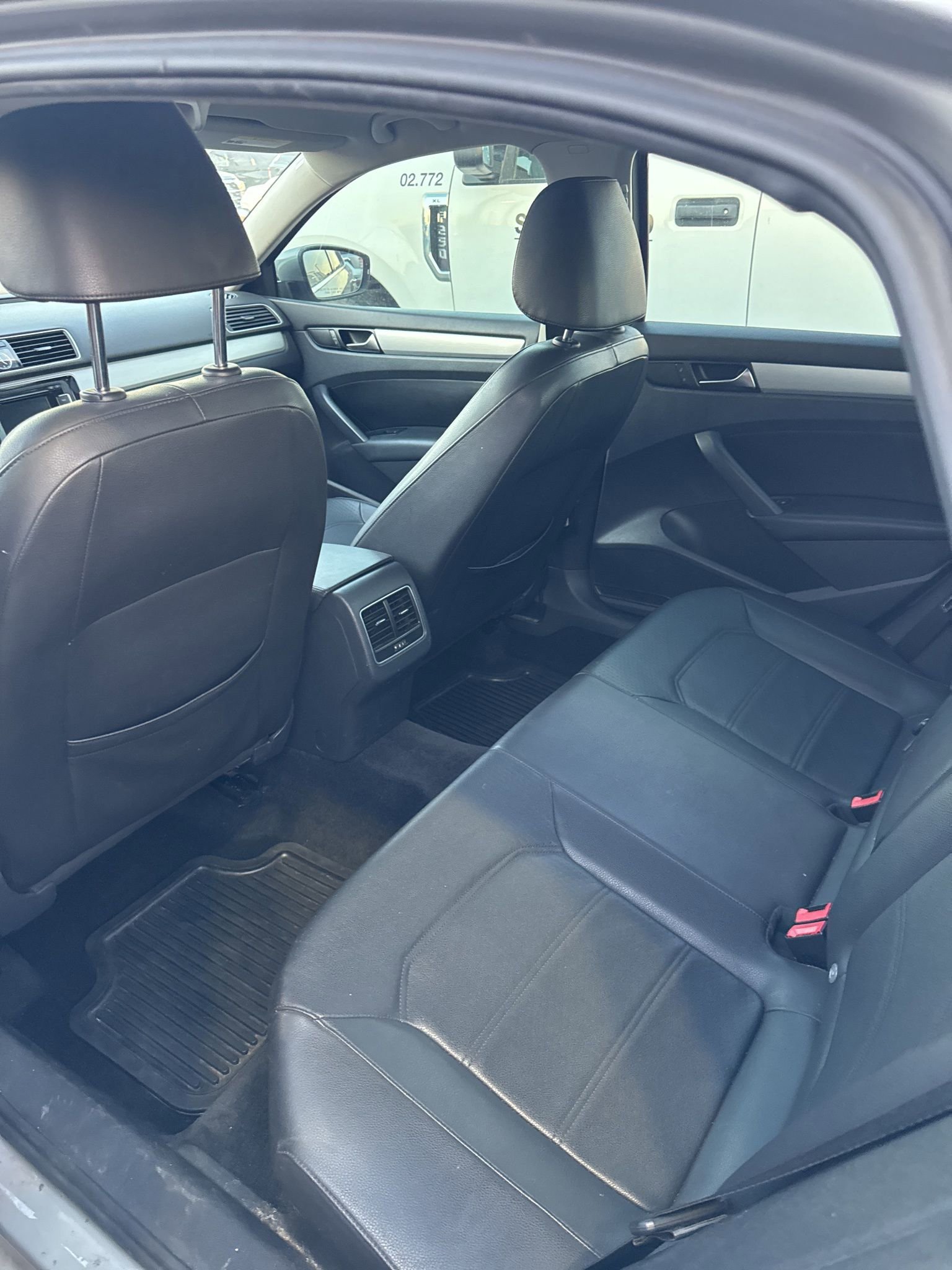 Used 2013 Volkswagen Passat TDI SE image 6