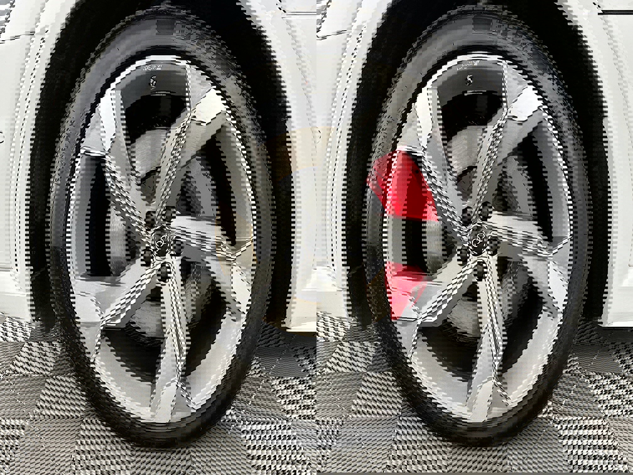 Used 2024 Audi SQ8 e-tron Premium Plus w/ Black Optic Package image 35