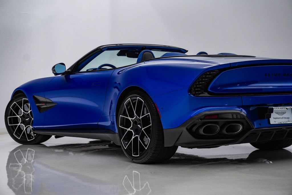 Used 2026 Aston Martin Vanquish Convertible RWD image 11