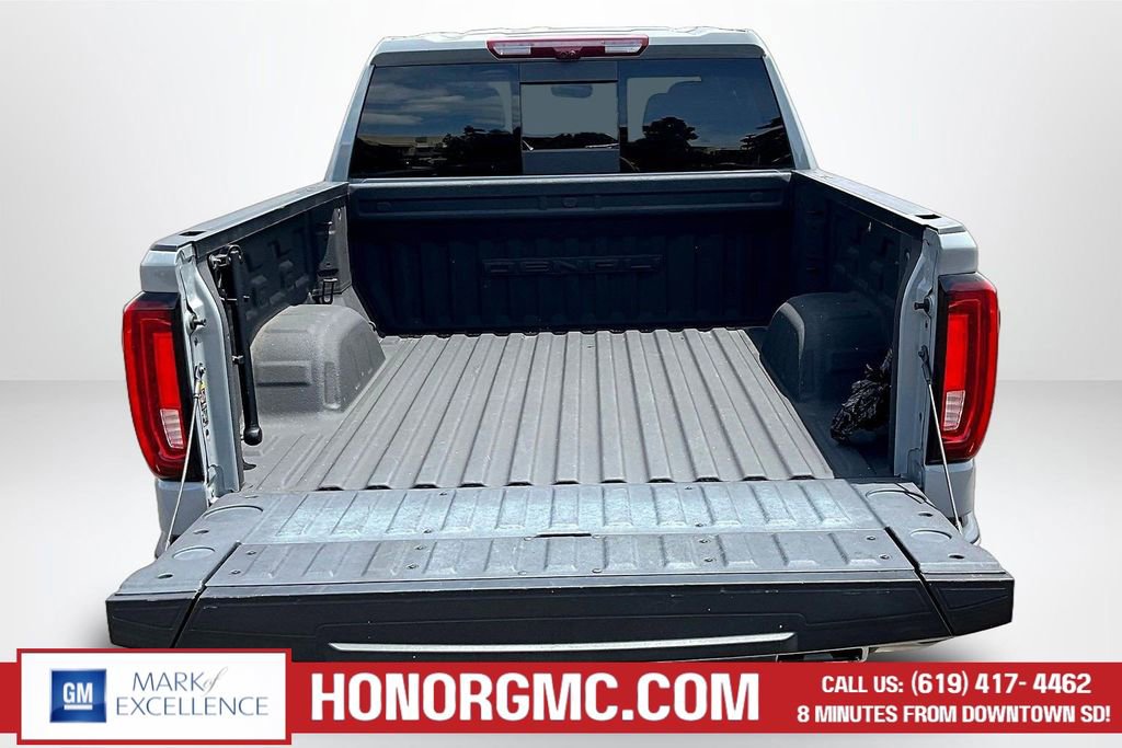 Used 2024 GMC Sierra 1500 Denali w/ Technology Package AWD/4WD image 7