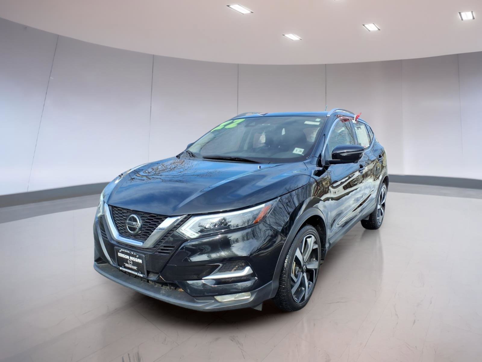 Used 2022 Nissan Rogue Sport SL w/ Premium Package AWD/4WD image 2