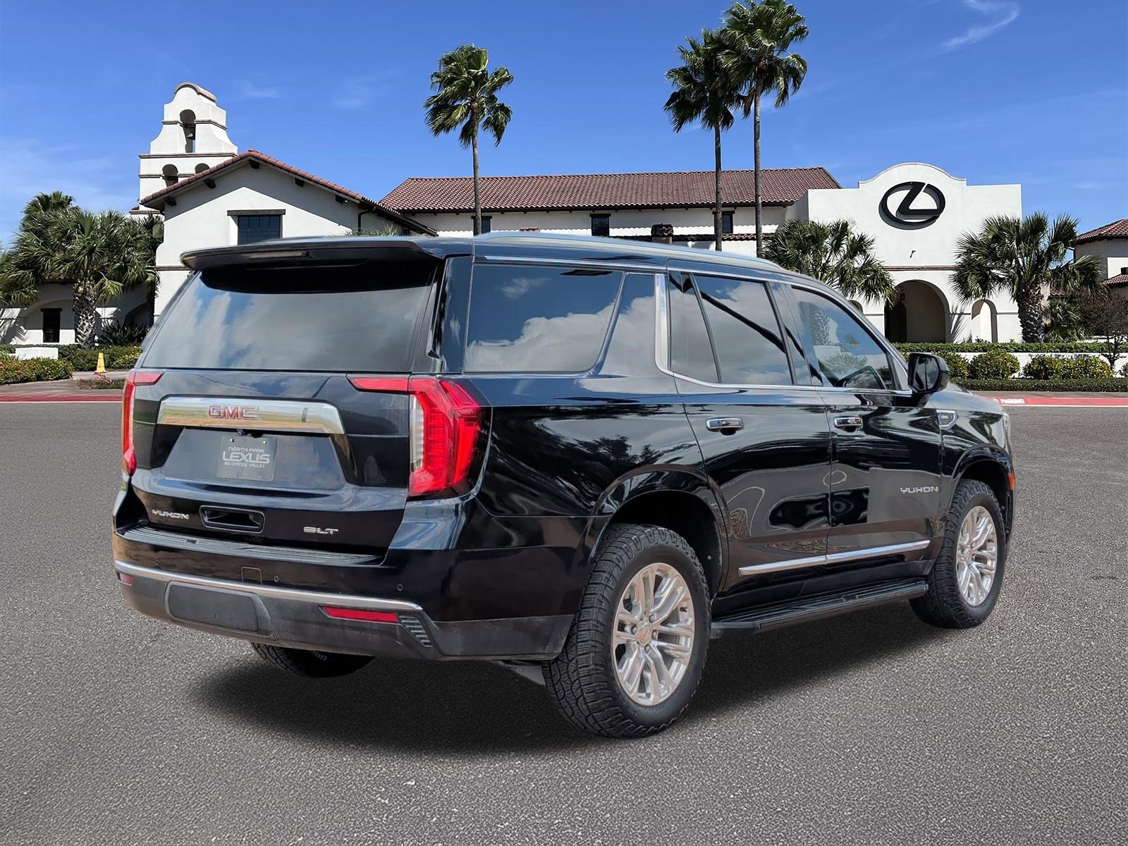 Used 2021 GMC Yukon SLT RWD image 2