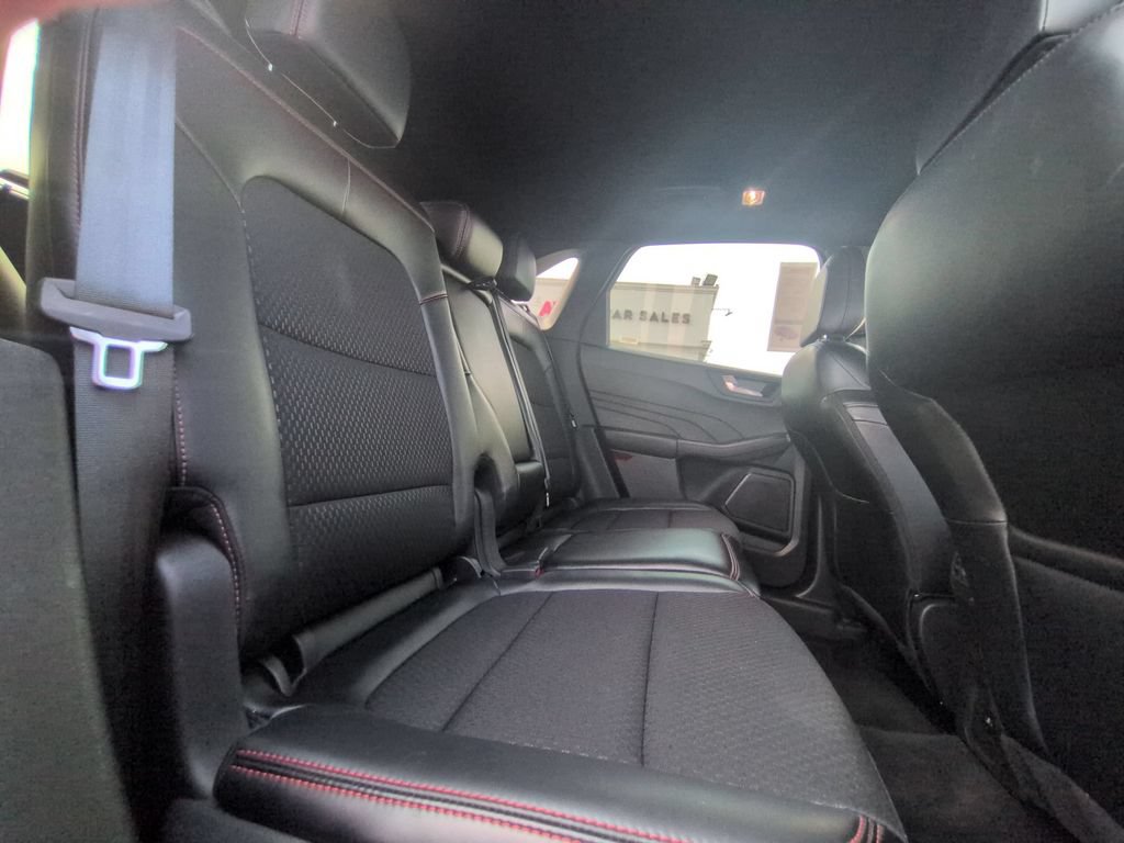 Used 2025 Ford Escape ST-Line AWD/4WD image 29