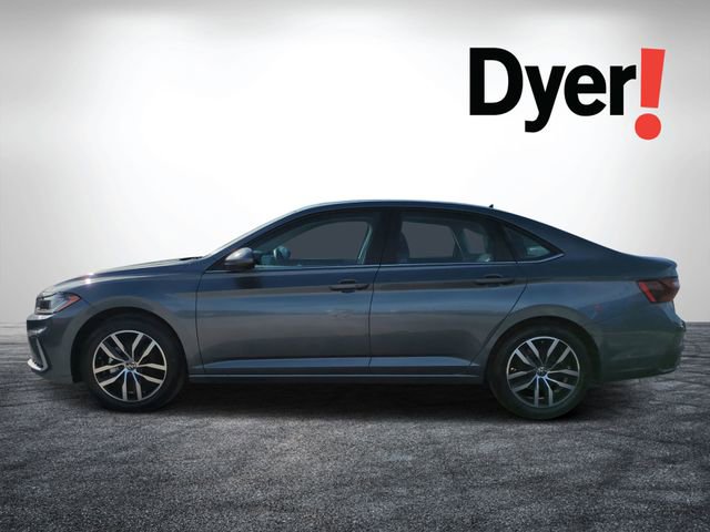 Used 2025 Volkswagen Jetta SE image 6