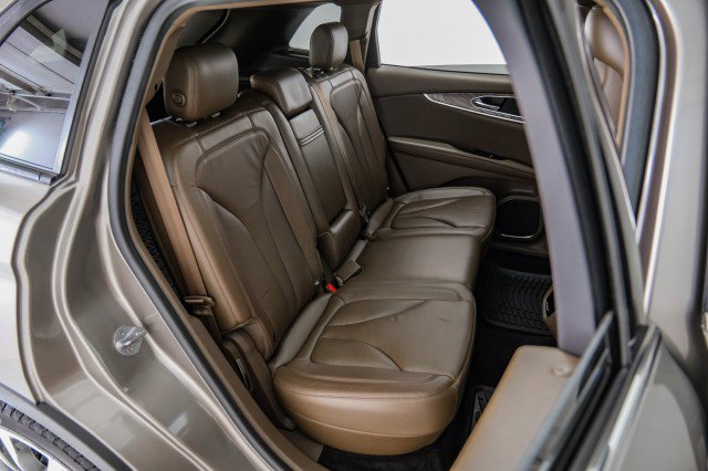 Used 2016 Lincoln MKX Reserve w/ Technology Package FWD image 36