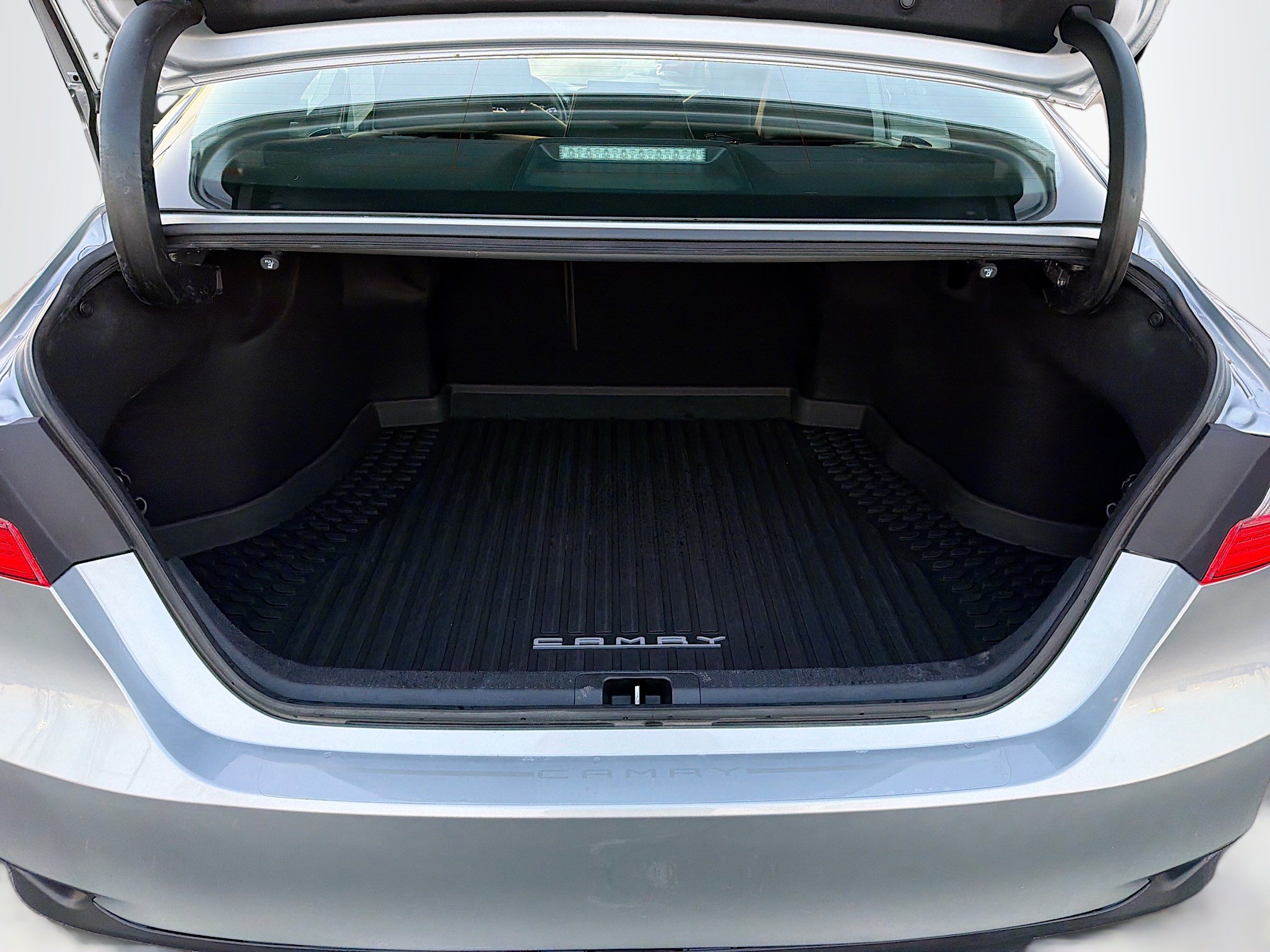 Used 2021 Toyota Camry XLE image 7