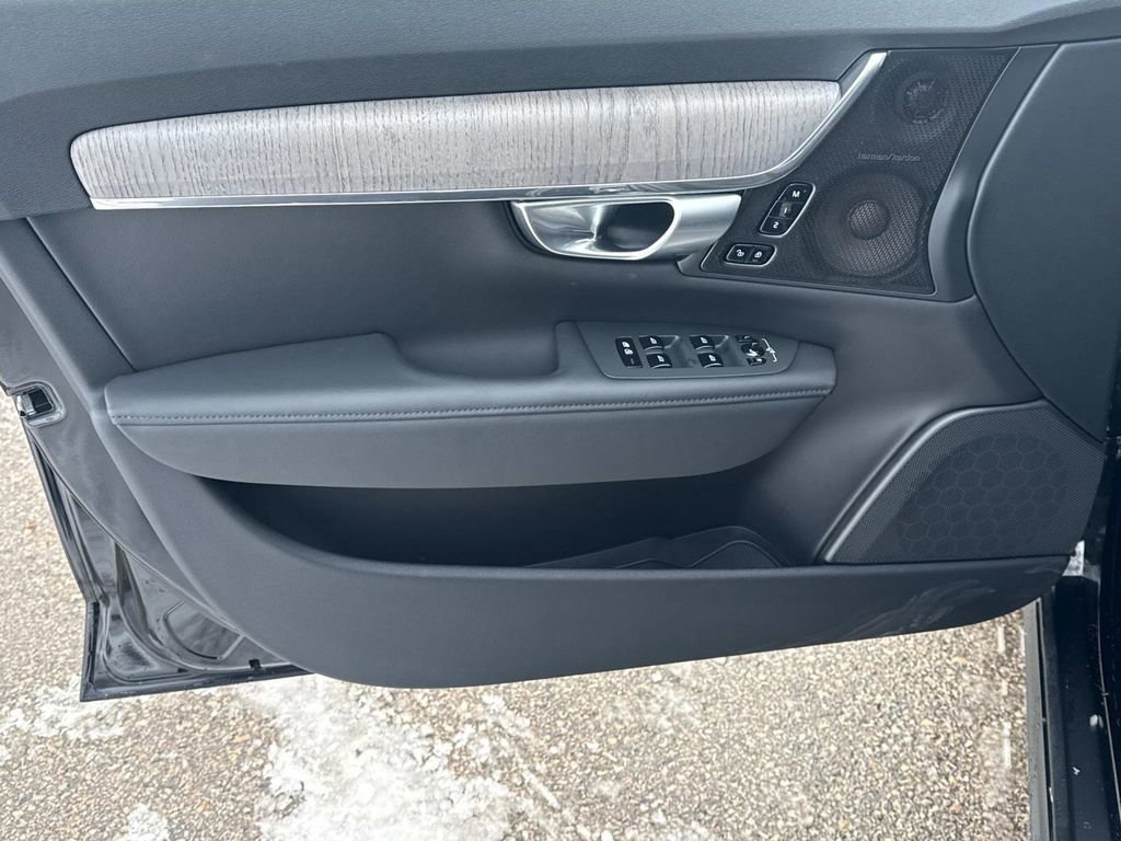 Certified 2024 Volvo V90 B6 Cross Country Plus image 16