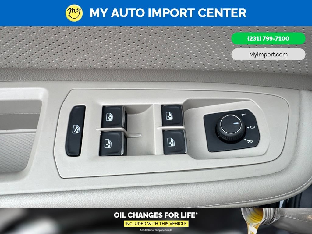 Used 2025 Volkswagen Atlas SEL AWD/4WD image 11