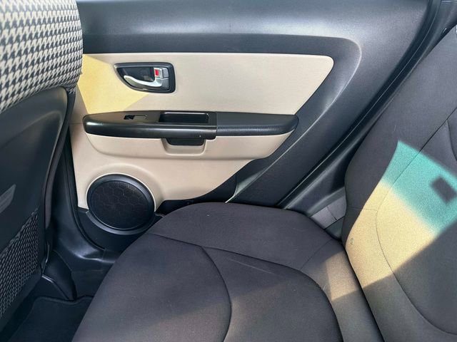 Used 2012 Kia Soul ! FWD image 15