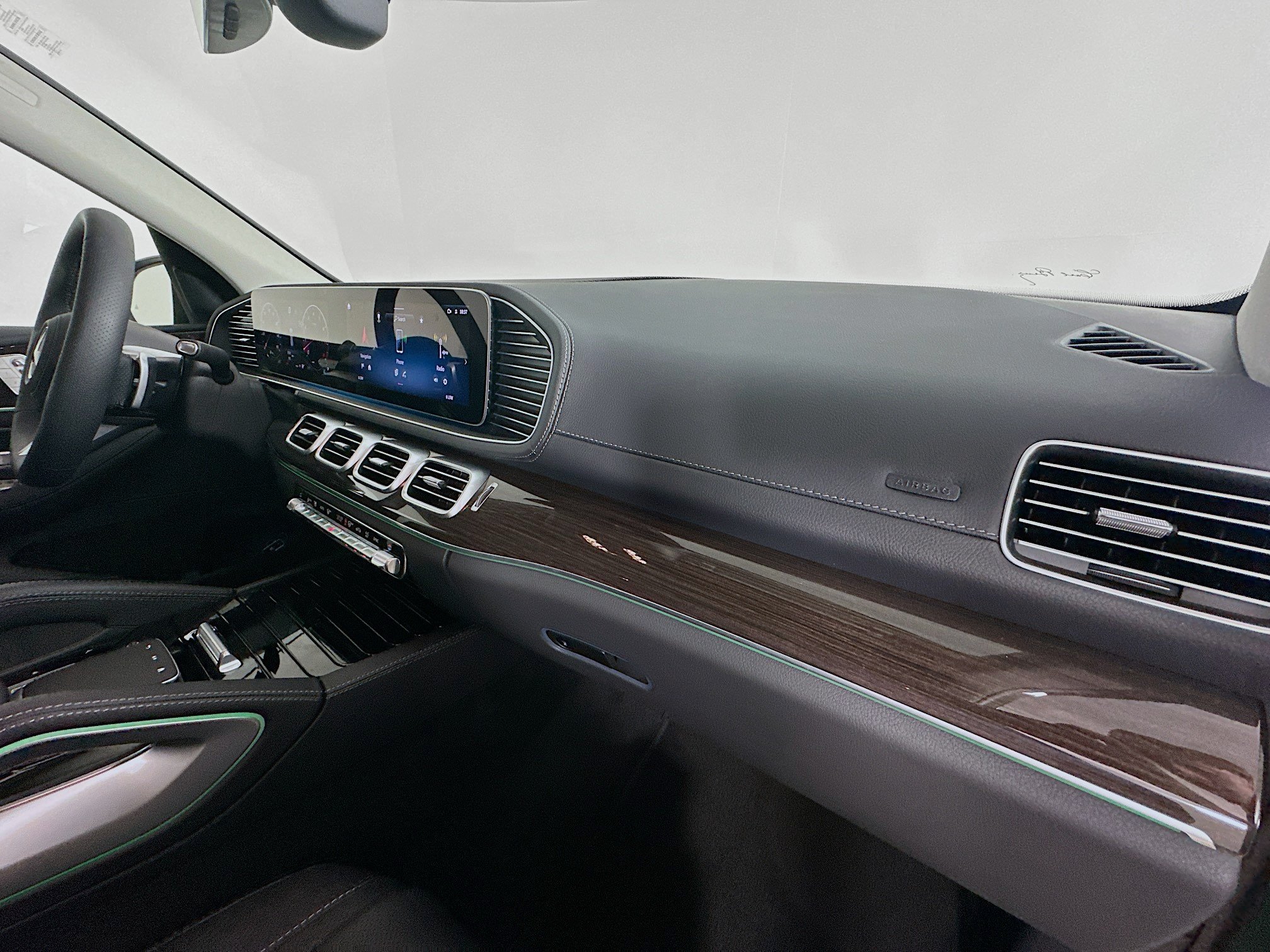 Used 2026 Mercedes-Benz GLS 450 4MATIC image 40