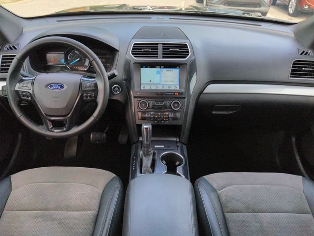 Used 2017 Ford Explorer XLT w/ Equipment Group 202A FWD image 15