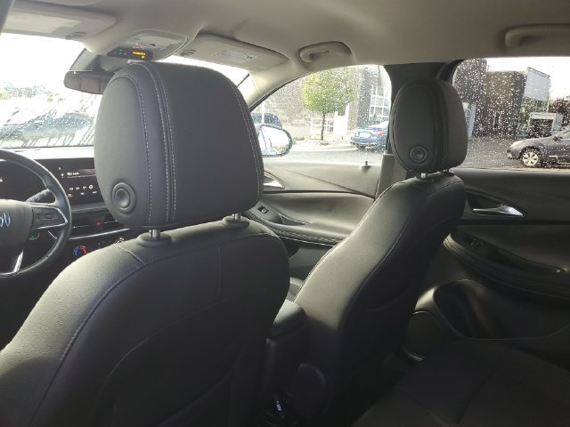 Certified 2024 Buick Encore GX Preferred FWD image 10